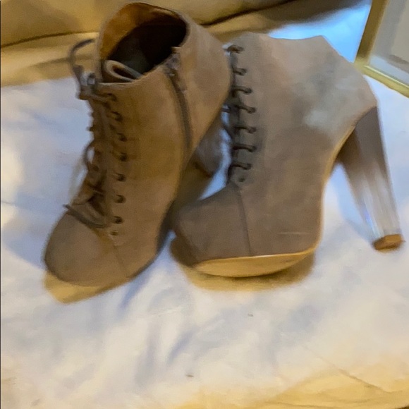 booties - Picture 4 of 5